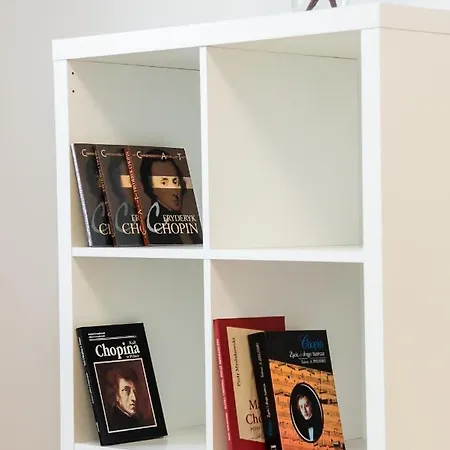 Metro Swietokrzyska Enchanting * ワルシャワ