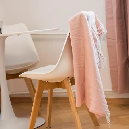 Metro Swietokrzyska Enchanting Warschau