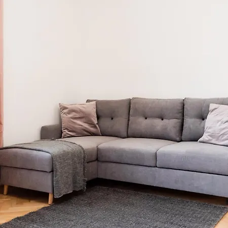 Metro Swietokrzyska Enchanting Warschau