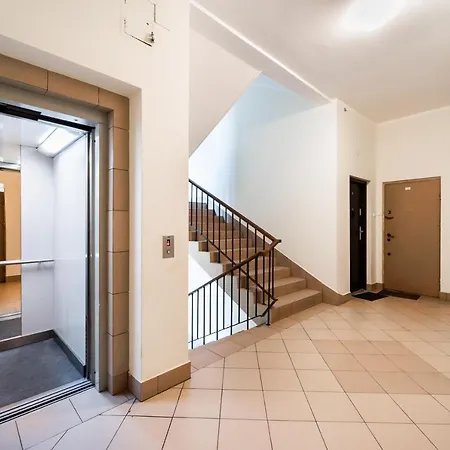 Apartment Metro Swietokrzyska Enchanting Warschau