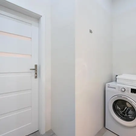 Metro Swietokrzyska Enchanting