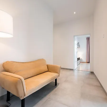 Metro Swietokrzyska Enchanting *