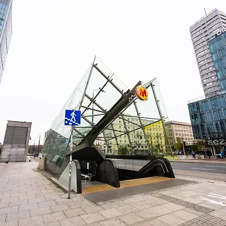 Metro Swietokrzyska Enchanting *